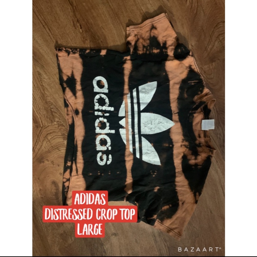 🦋3/$15 bundle deal✨ Distressed Adidas crop top